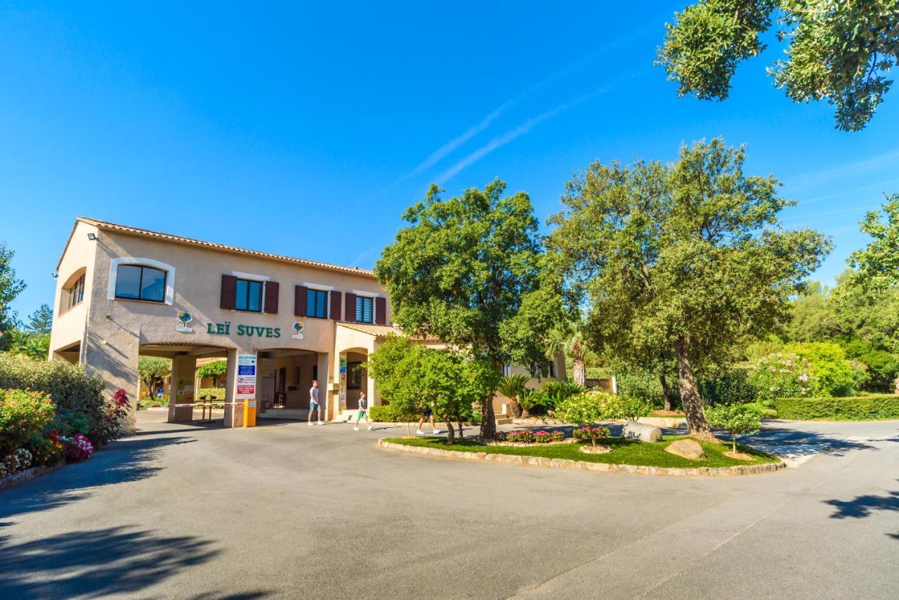 3 Bedroom Chalets Camping Lei Suves - Joycasa Roquebrune-sur Argens Luaran gambar