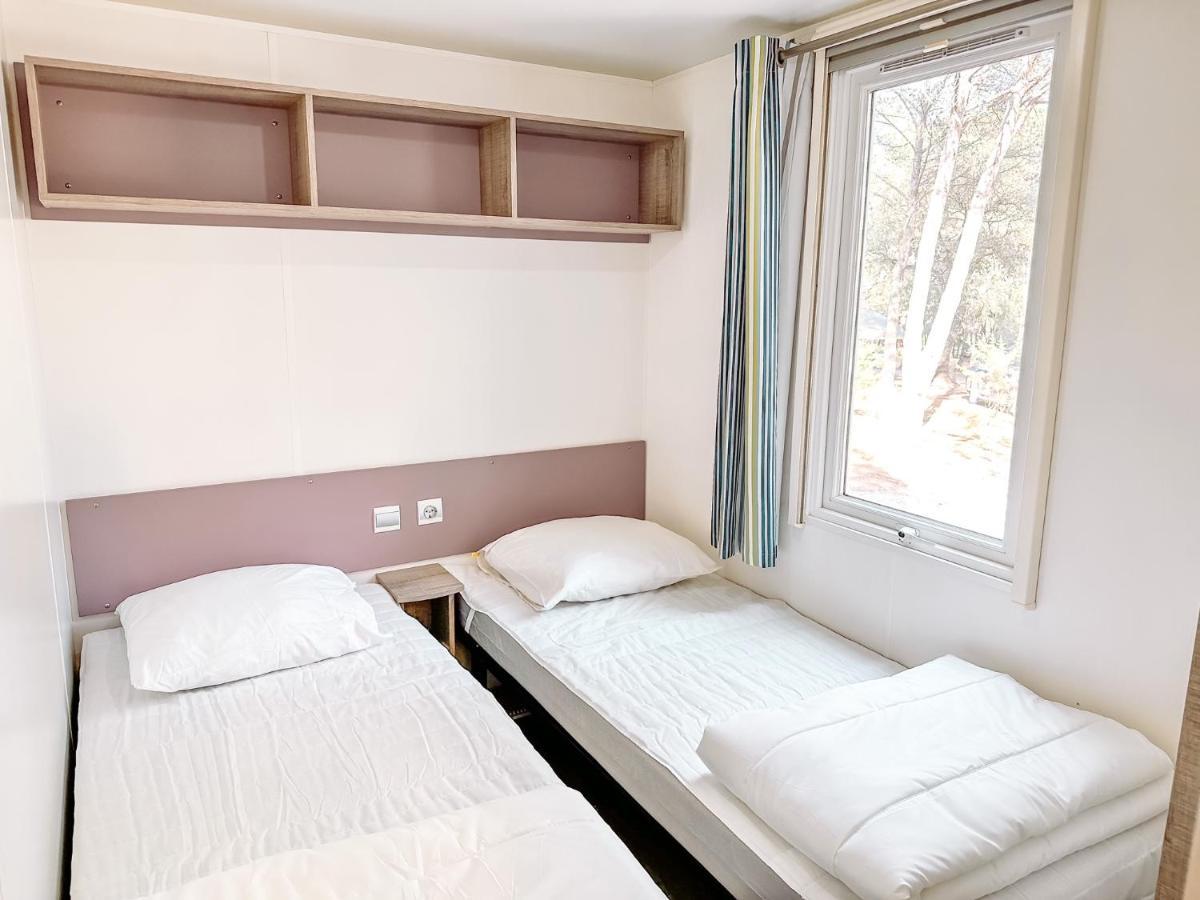 3 Bedroom Chalets Camping Lei Suves - Joycasa Roquebrune-sur Argens Luaran gambar