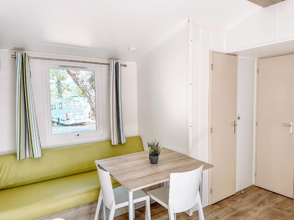 3 Bedroom Chalets Camping Lei Suves - Joycasa Roquebrune-sur Argens Luaran gambar