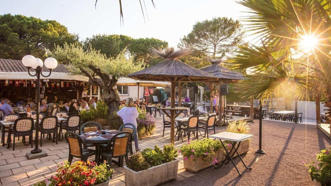 3 Bedroom Chalets Camping Lei Suves - Joycasa Roquebrune-sur Argens Luaran gambar
