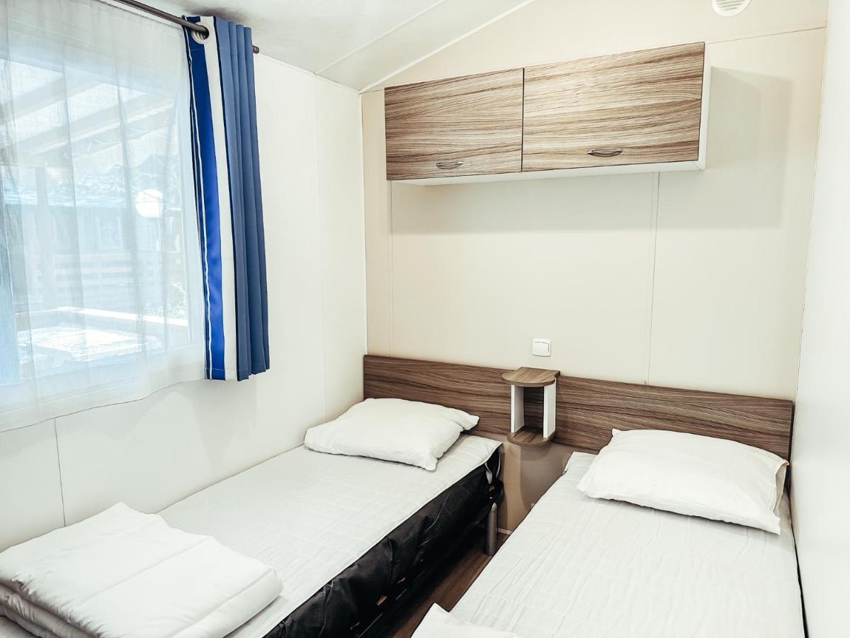 3 Bedroom Chalets Camping Lei Suves - Joycasa Roquebrune-sur Argens Luaran gambar